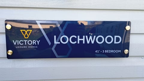 Showing the size 41 feet long