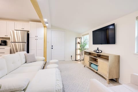 Canyon Lake Vacation Rental | 3BR | 2BA | 980 Sq Ft | 5 Steps to Enter