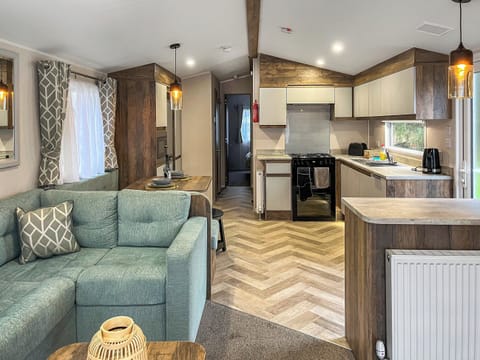 Open plan living space | The Kestrel - Riverview Country Park, Forres