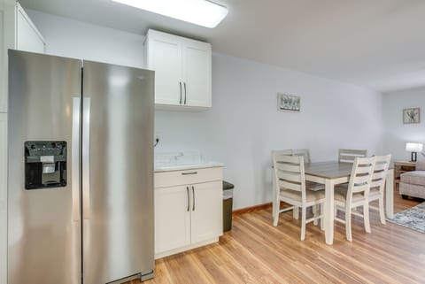 Dining Area | Dishware & Flatware | Main Level