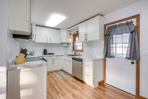 Kitchen | Main Level