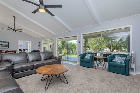 Spacious Living area