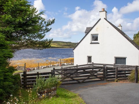 Cottage, Landscape, Land Lot, Rural Area, Shore, Coast, Farmhouse, Loch, Estate