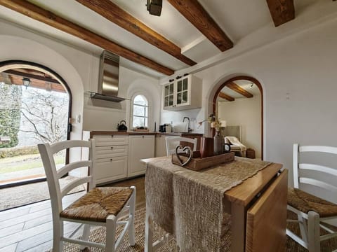 6cedc85a-a028-44be-a88e-e445e40a51de