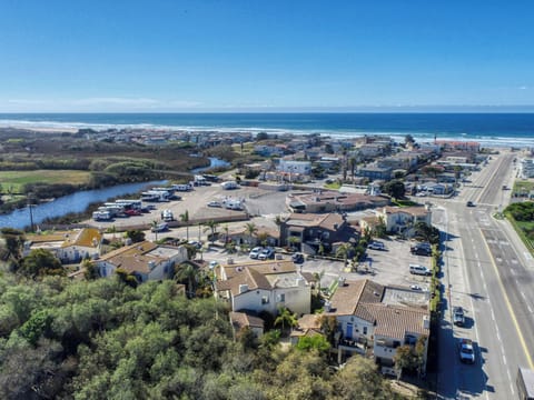 Pacific Plaza Resort, at 444 Pier Avenue in Oceano, is just steps from local eateries, the beach, and dunes. Explore nearby gems like Grover Beach, Pismo Beach, Avila Beach, and farther north, Morro Bay and Cayucos.