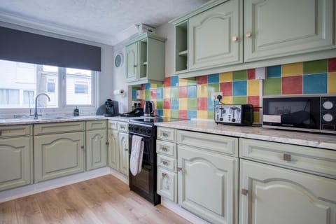 Swanbrook - 2 Bedroom Chalet- Freshwater East (24639)