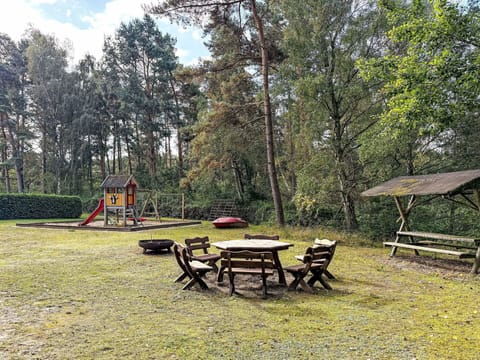 Tree, Outdoor Bench, Park, Outdoor Table, Picnic Table, Woodland, Outdoor Furniture, Garden, Shade, Lawn