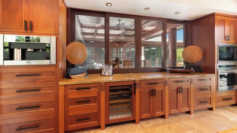 Prepare delicious island inspired meals in the large kitchen A great assortment of Spices, Oils and essentials for cooking are provided