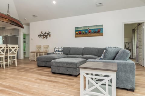 004 Beautiful Cs Living Space Dauphin Island Vacation Home