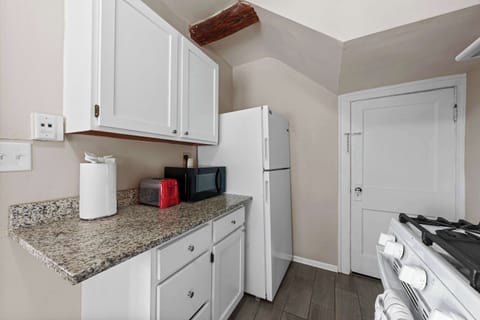 The airy kitchen in Tibet Twins 1 offers ample space & every home comfort