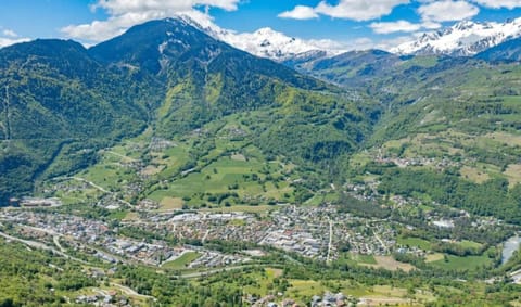 Region [summer] (&gt;5 km)