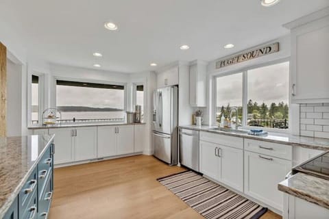 Kitchen water views!