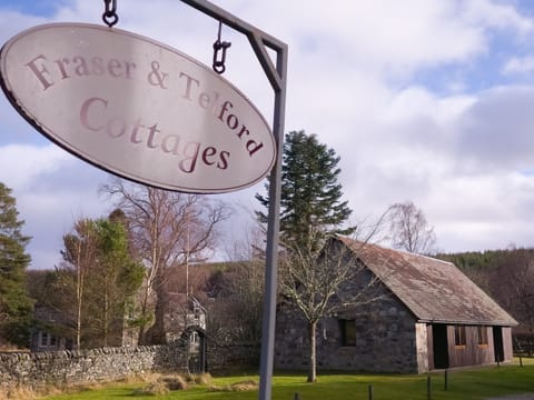 Welcome to Telford Cottage Insh near Aviemore