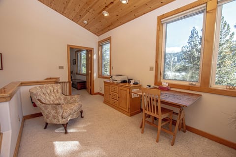 KT 22 VIEW - Office and Bedroom 3