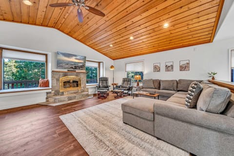 Living room: Smart TV, gas fireplace, central heating, no A/C