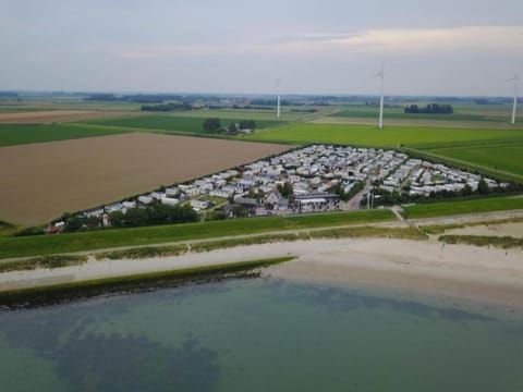 Region [summer] (>5 km)