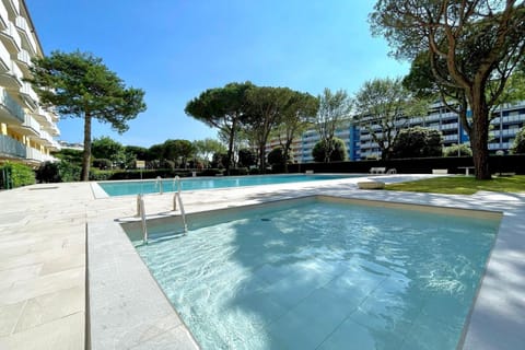 Holiday Home Swimming Pool