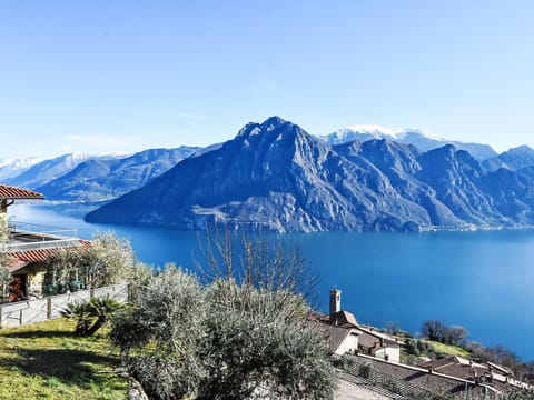 Boat, Apartment, Watercraft, Balcony, Outdoor Furniture, Chair, Marina, Naval Architecture, Harbor, Port