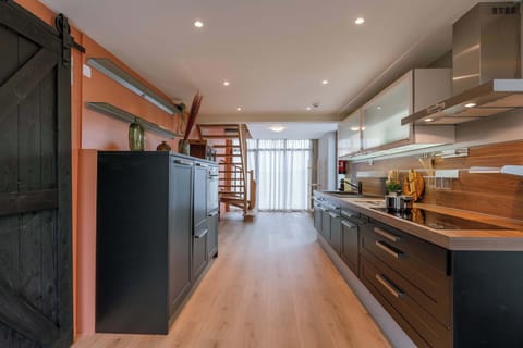 Well equipped modern kitchen