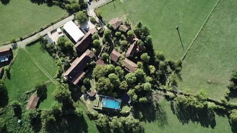 A La Contie drone avec Marquee et piscine