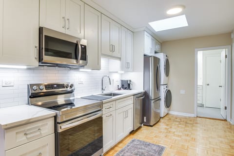 Kitchen | Central A/C & Heat | In-Unit Washer & Dryer