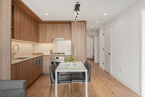 139-369WestGrandAvenue-Chicago-IL-60654-SMALL