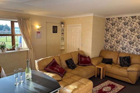 Open plan lounge, kitchen and diner