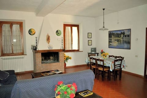 Cancelloni: Il Giardino - living room