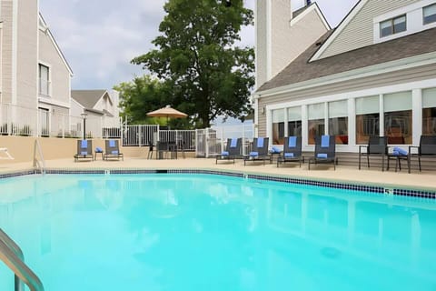 87ecdb7a a833 4a90 8ff7 f5e6d6159280