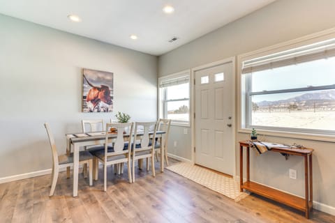 Dining Area | Dishware & Flatware | Central A/C & Heat