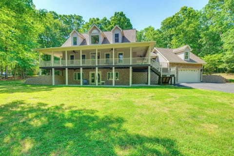 Mineral Vacation Rental | 4BR | 3BA | 3,362 Sq Ft | Stairs Required