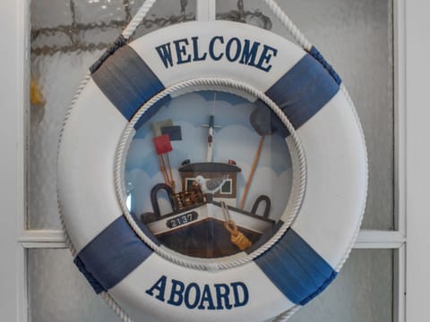 Interior | Seaview Retreat, Appledore