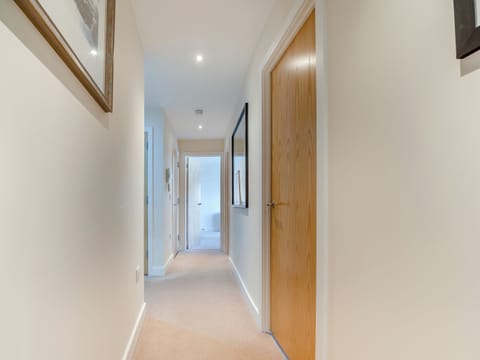 Hallway | Seagull Apartment, Scarborough