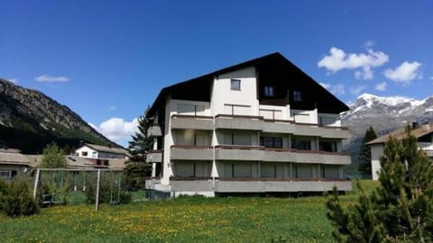 Outer view summerChesa Allegria 44