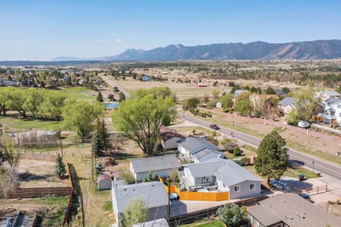 Breathtaking mountain views surround this charming getaway, offering a peaceful escape just minutes from local attractions.