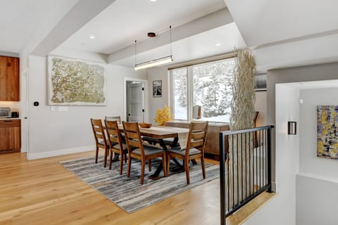 Dining Room Table Seats 8