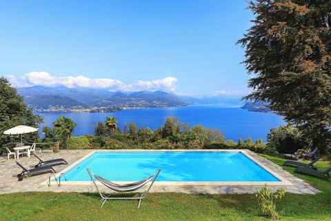 Villa La Brisina - Stresa, Lake Maggiore - by NORTHITALY VILLAS Vacation rentals