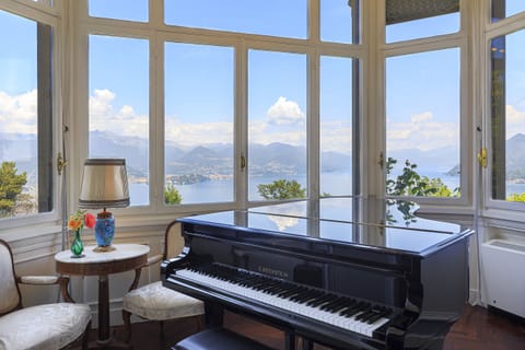 Villa La Brisina - Stresa, Lake Maggiore - NORTHITALY VILLAS Vacation rentals
