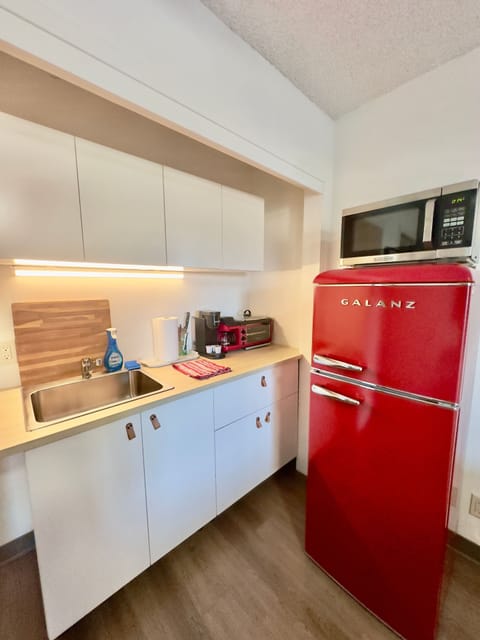 Including all kitchenware needed!