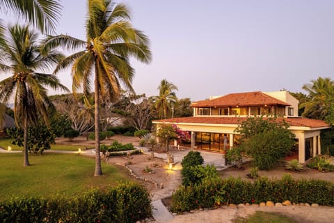 Main House – Exterior Front