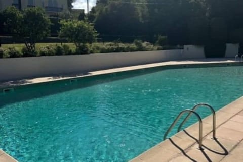 Common swimming pool 