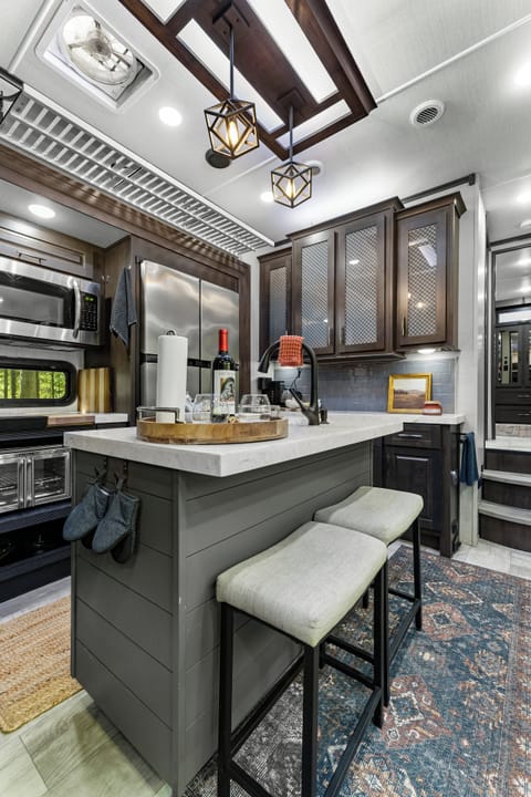 885ec26d-1ccc-4131-8704-c20717f0bf35