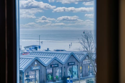 Driftwood Den - 1 Bedroom Apartment - Saundersfoot (25029)