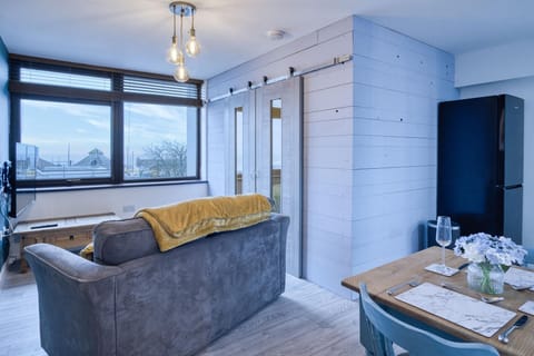 Driftwood Den - 1 Bedroom Apartment - Saundersfoot (25004)