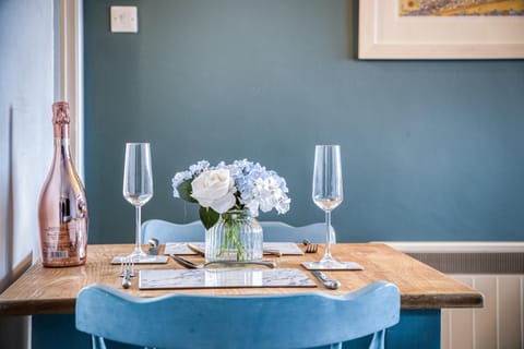 Driftwood Den - 1 Bedroom Apartment - Saundersfoot (25024)