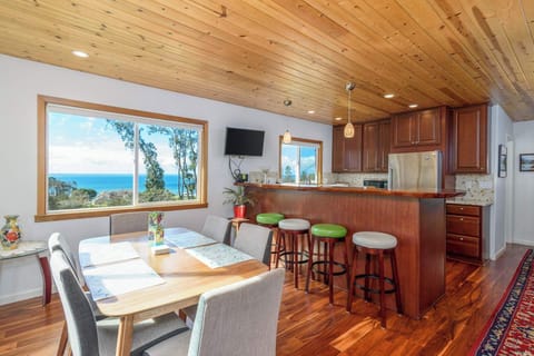 Dining table with seating for 6