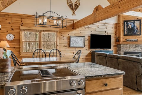 Fully Equipped Kitchen & Dining Area