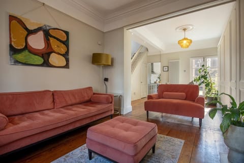 Living Room / Lounge