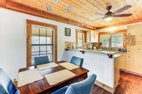 Dining Area | 1st Floor | Dishware/Flatware | Trash Bags/Paper Towels