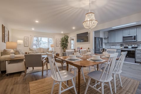 Perfect for intimate dinners or grand gatherings, it creates a captivating atmosphere where unforgettable moments and heartfelt connections are always on the menu.